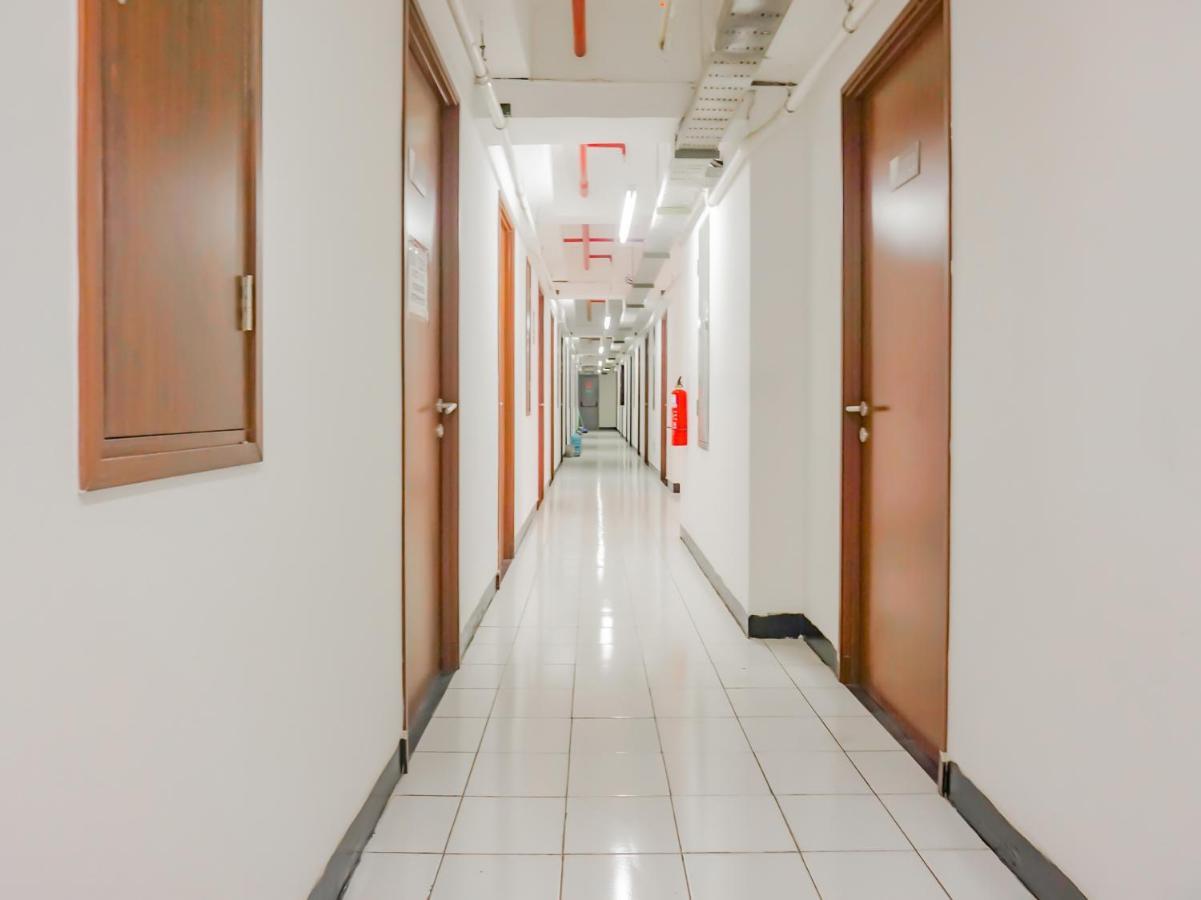 Oyo 90241 Sirooms Apartmen Gunung Putri Bogor Exterior foto